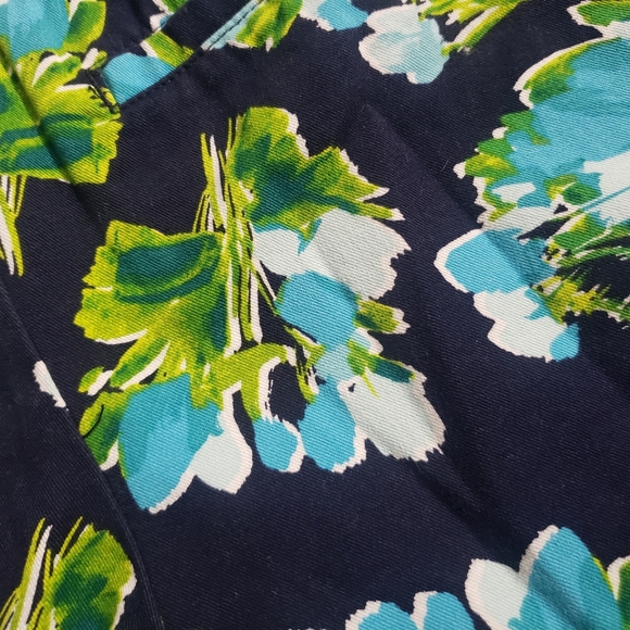 Shorts - Picture 4 of 4